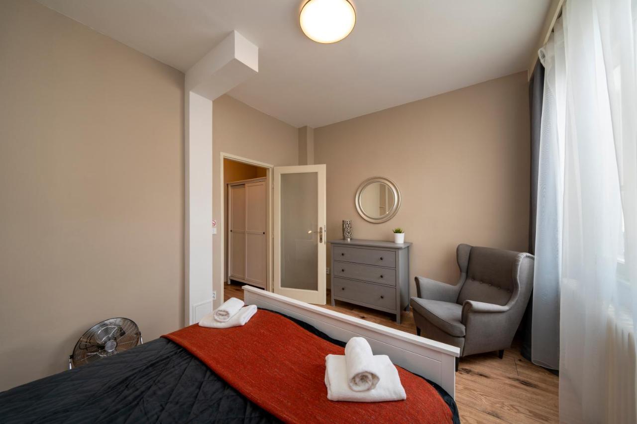 New Town - Apple Apartments Praga Exterior foto