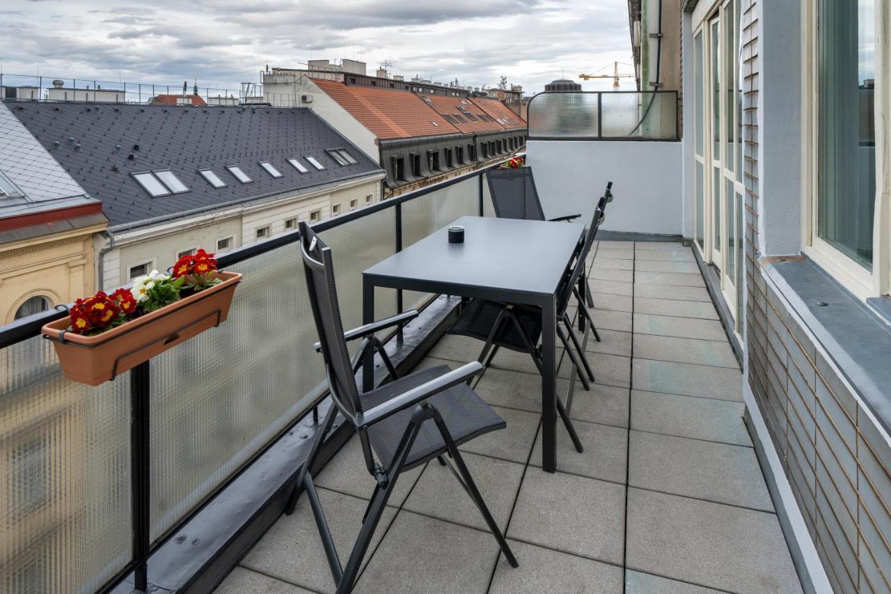 New Town - Apple Apartments Praga Exterior foto