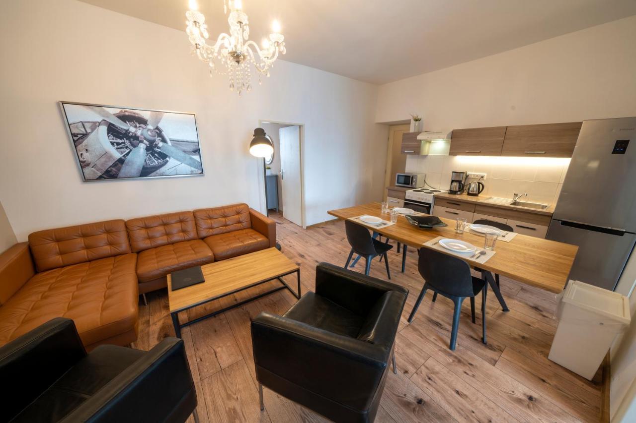 New Town - Apple Apartments Praga Exterior foto